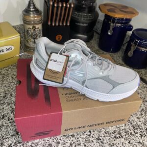 Skechers Air Cooled Goga Mat Max Cushion Shoes Sneakers Women’s Size 11!