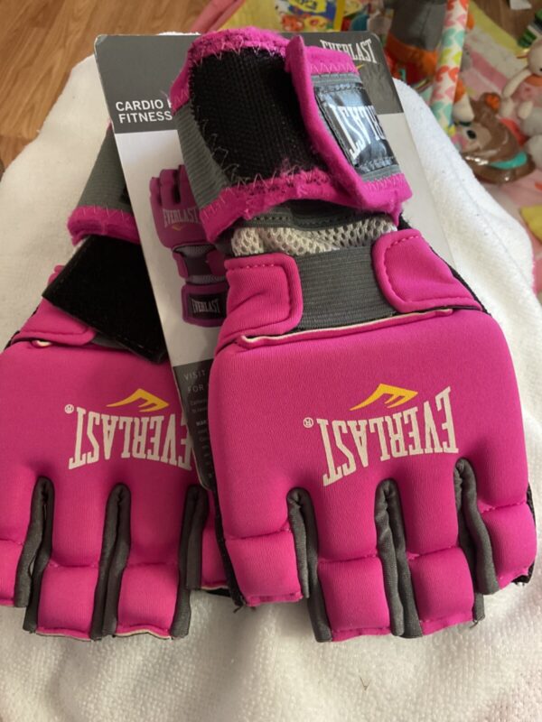 New:Everlast-Cardio Pink Kickboxing Gloves S/M Adults..