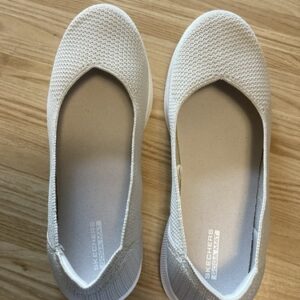 Skechers Goga Mat Slip-On Women’s 8.5  Comfort Shoes EUC