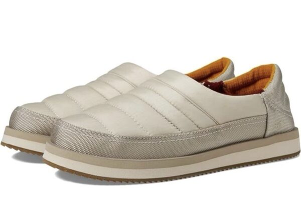 Sanuk Women’s Size 6 PUFFY CHILLER LOW Slip On Shoes W/ Sugar Mat Comfort NEW