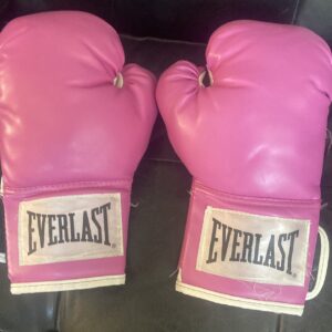 Everlast 12oz Boxing Gloves Size 12oz Color Pink Barely Used Excellent Condition