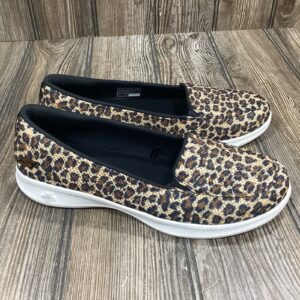 Skechers Womens Goga Mat 5 Slip On Leopard Print Shoes SN 136301 Size 7