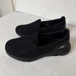 Skechers Go Walk Goga Mat women’s Size 8 1/2 slip in shoes  (black).  (A-1)
