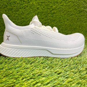 Flux Footwear Adapt Runner White Gum Womens Size 7 Athletic Walking Knit Shoes