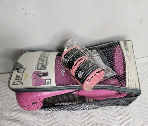 Everlast Pro Style Women's 12 oz. Pink Training Boxing Gloves + Hand Wraps!