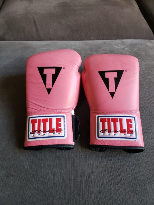 TITLE Boxing Classic Genuine Leather Pink 12 Oz Boxing Gloves Size M - EXCELLENT