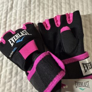 NWT Everlast Evergel Hand Wraps Pink/ Black Size M/L For Boxing & MMA Training