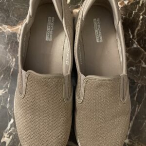 Skechers Go Walk Goga Mat Slip On Shoes Women’s 8 Tan/gold  Comfort