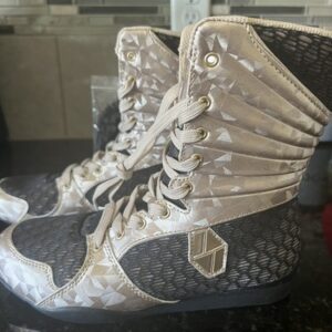 Society Nine Women’s EOS High Top Boxing Shoes Rose Gold & Black Size 8.5 NEW!!