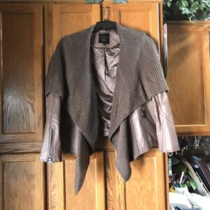 G.I.L.I. Sweater Knit Cascade Motorcycle Leather Jacket Zippers Belted Size 8 **