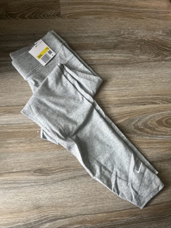 Nike Sportswear Women's Classic Mid Rise 7/8 Leggings Size Small CZ8532-063