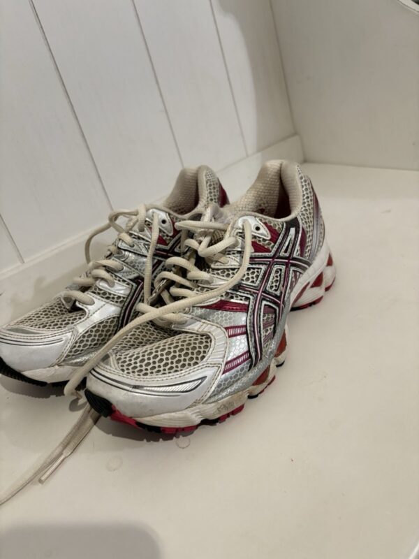 asics gel strike grey and pink chunky running shoes size 6.5 WOMENS