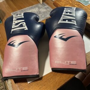 Everlast Elite Pro Style Training Gloves Pink/Blue 12 oz (Women Specific Design)