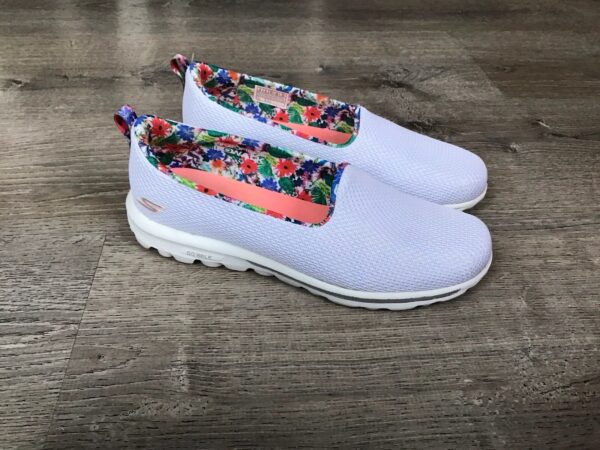 Skechers Go Walk Air Goga Mat Shoes Womens Size 9 White Multi Slip On 124995