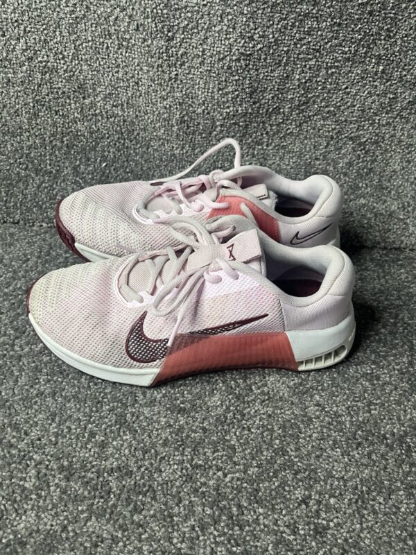 Nike Metcon 8 Womens US 8.5 Pink Foam Cross Training Running Shoes Ladies