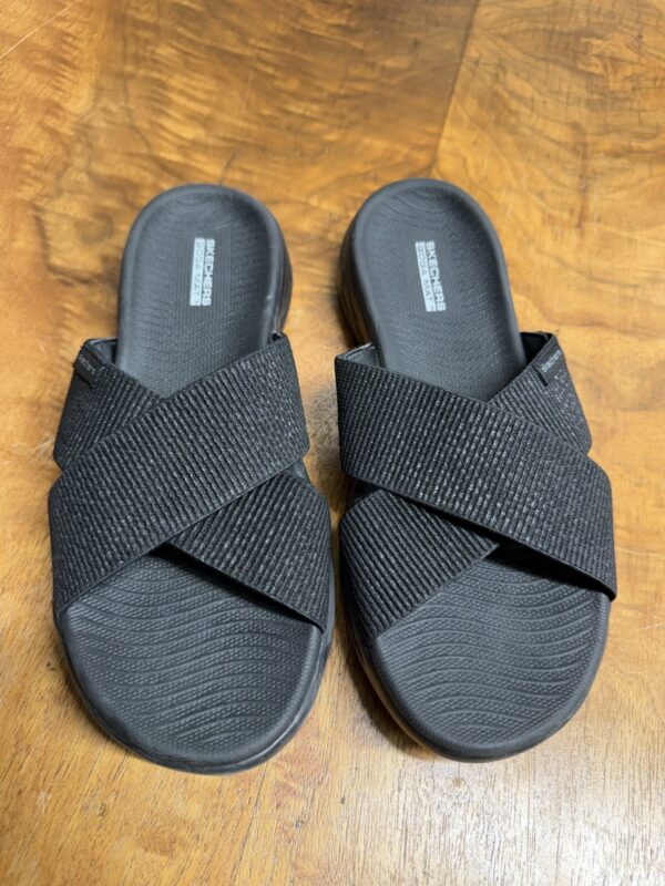 SKECHERS Women’s 8 Black GoGa Mat On The Go 600 Slides Shoes Summer Sandals
