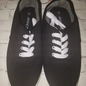 NWT Ardene Size 5 Black Yoga Mat Flat Lace Up Canvas Sneaker Shoes Women's