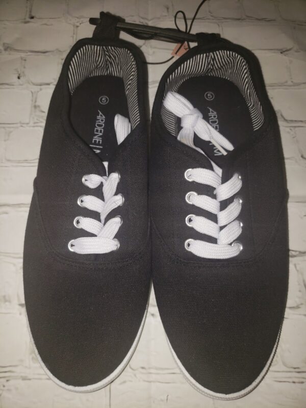 NWT Ardene Size 5 Black Yoga Mat Flat Lace Up Canvas Sneaker Shoes Women's