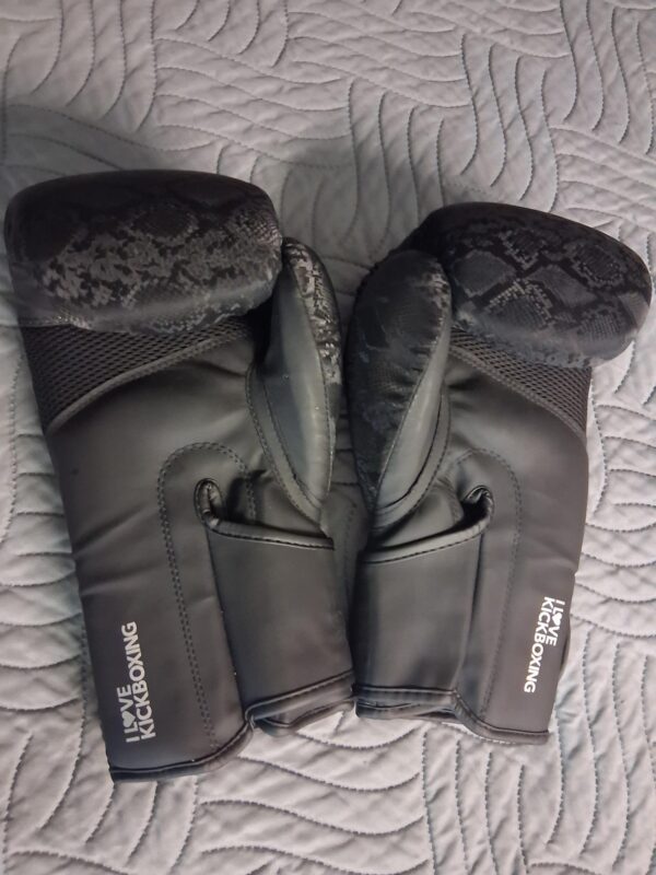 I Love Kickboxing Bag Gloves 16-OZ Black Snakeskin Print Women Gym Training